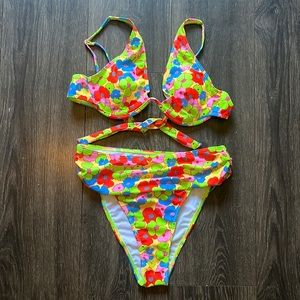 Never been worn!! High waisted floral bikini